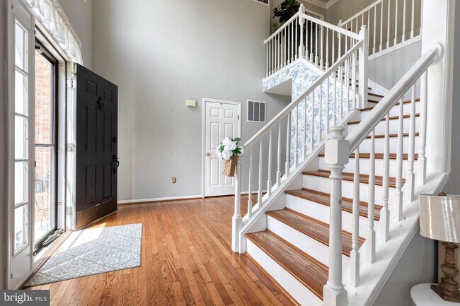 Building Photo - What a stunner! This 4bd 2.5bth gorgeous h...