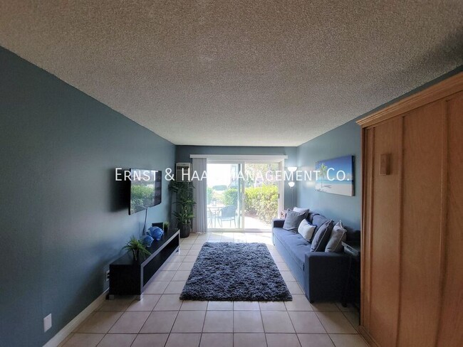 Foto del edificio - Beautiful 1 Bedroom Condo in Resort Styled...