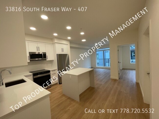 Building Photo - Brand New Condo