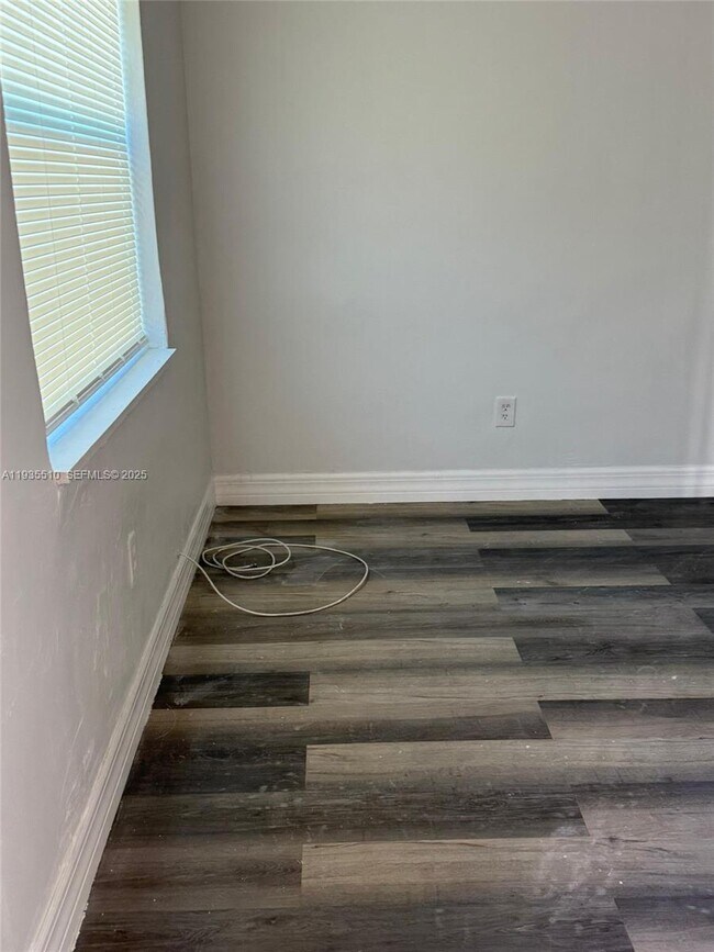 Foto del edificio - 2247 Simms St