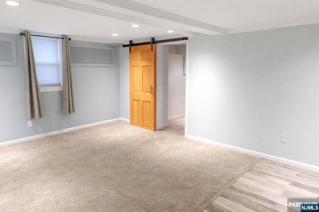 Foto del edificio - 355 Elm St