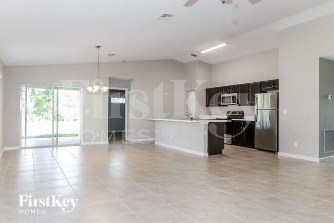Foto del edificio - 2325 SE Berkshire Blvd