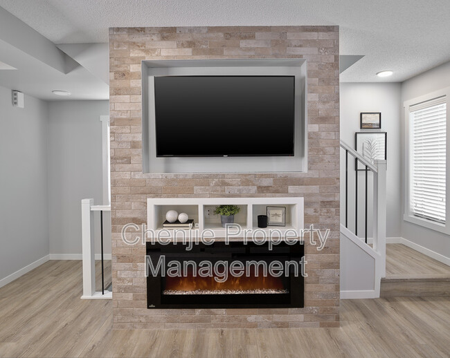 Building Photo - 1025 Secord Promenade