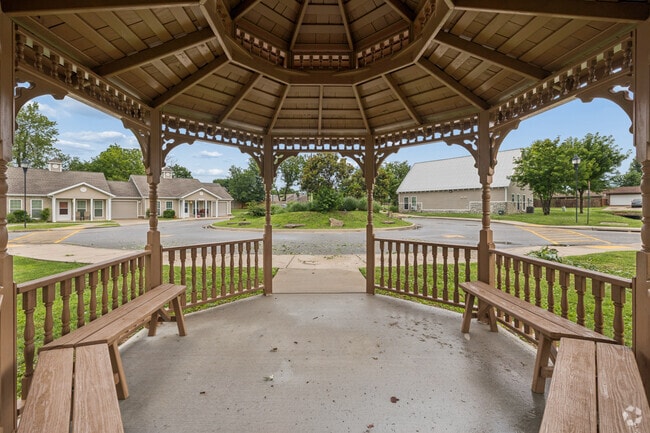 Mirador - 55+ The Meadows of Rogers