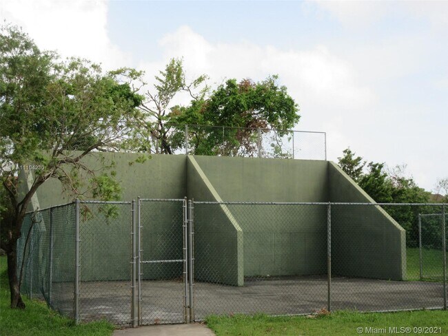 Building Photo - 1300 SW 122nd Ave