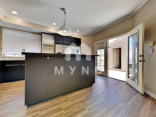 Building Photo - 3939 E Cassia Way 1001