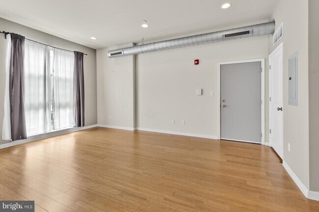 Foto del edificio - 2422-24 Frankford Ave