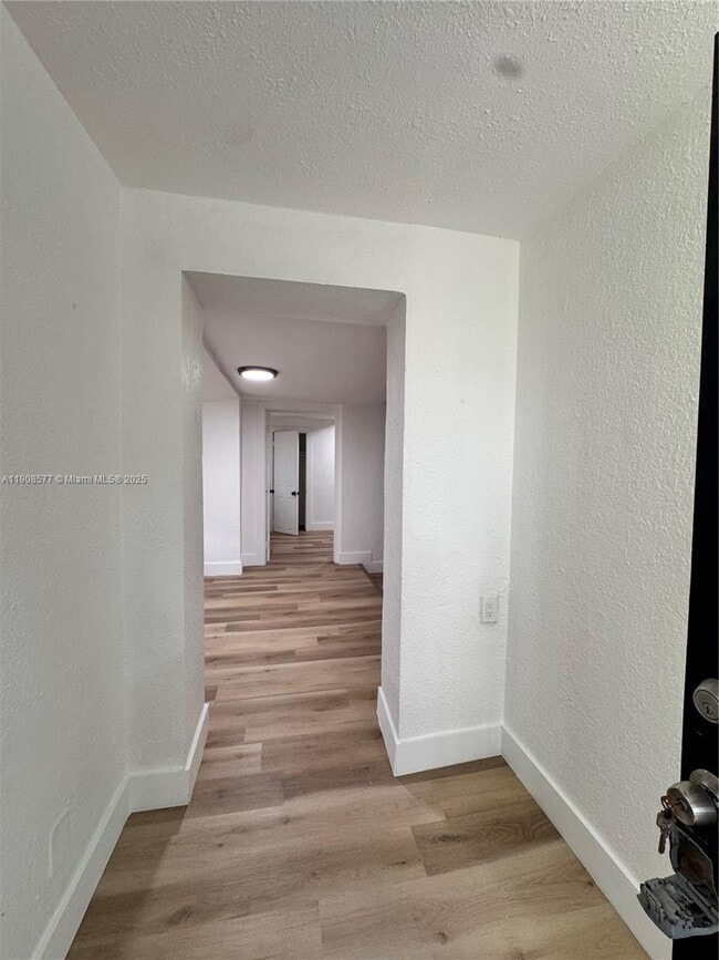 Foto del edificio - 1613 NW 45th St