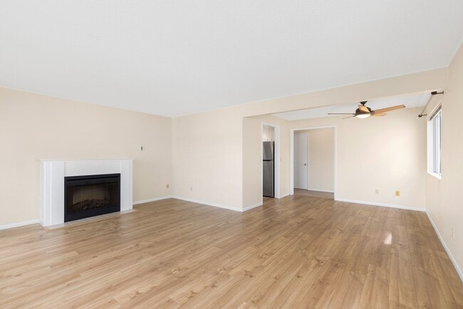Building Photo - Renovated 2 Bedroom Unit in Magnolia