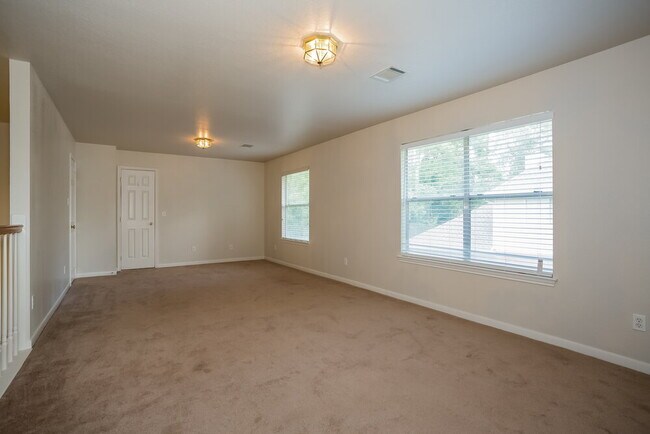 Foto del edificio - 7714 Danehill Dr