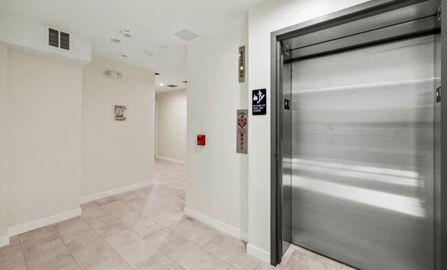Foto del edificio - 423 Oak St