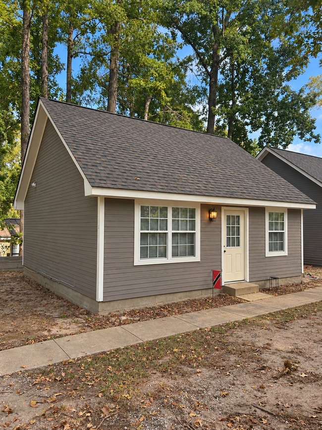 Building Photo - 1311 Access Rd