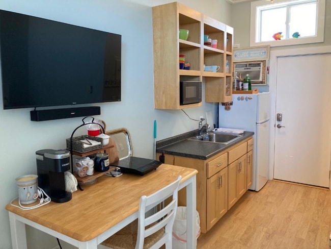 Building Photo - 34 Brown Ave