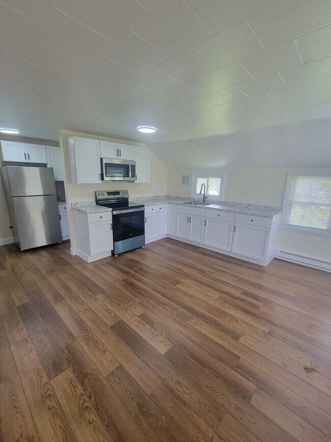 Foto del edificio - 7574 Lakeport Rd