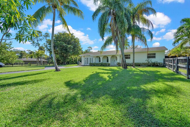 Foto del edificio - 8392 Pinto Dr