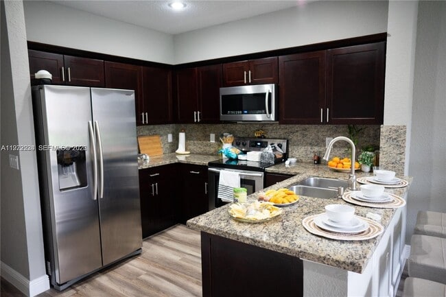 Building Photo - 7941 Catalina Cir