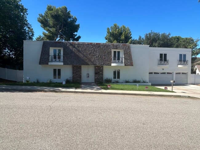 Building Photo - 16608 Park Lane Cir