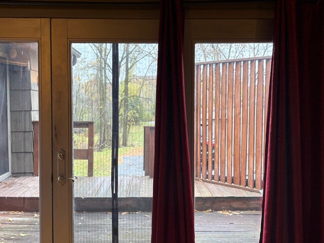 Foto del edificio - 105 Robert Dr