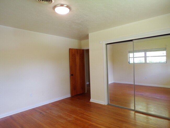 2nd Bedroom - 711 SE 40th Ave