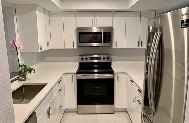 Building Photo - 906 Sunridge Dr