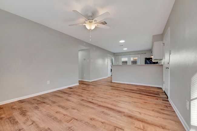 Building Photo - 306 Powers St