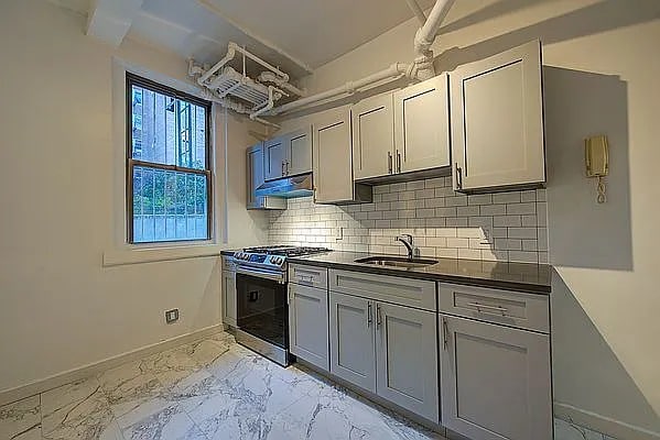 Primary Photo - 35-22 80th St