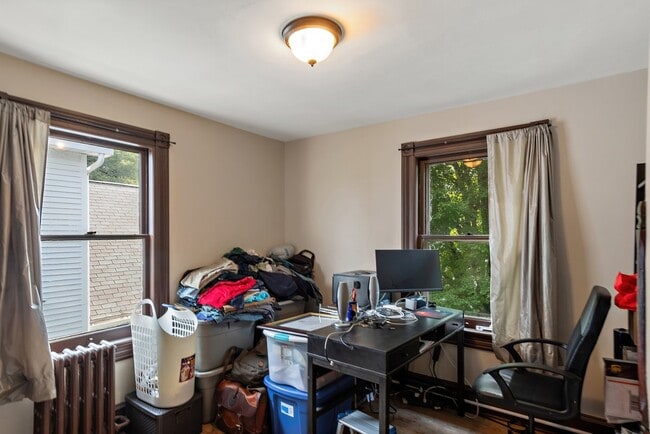 Bedroom, office - 3 Independence Pl