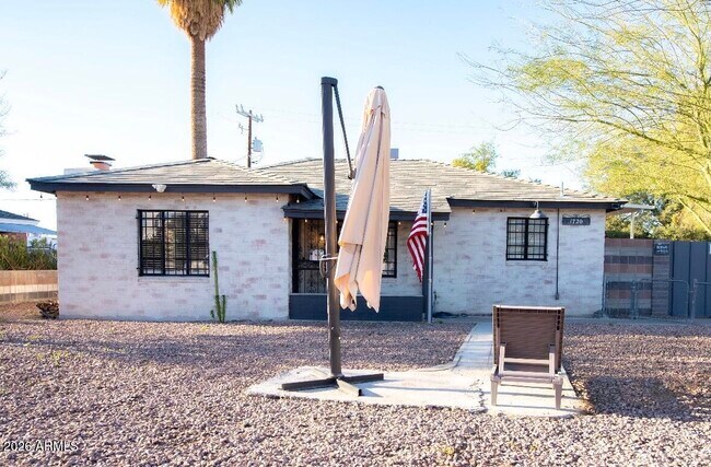 Foto del edificio - 1720 N Whittier Dr