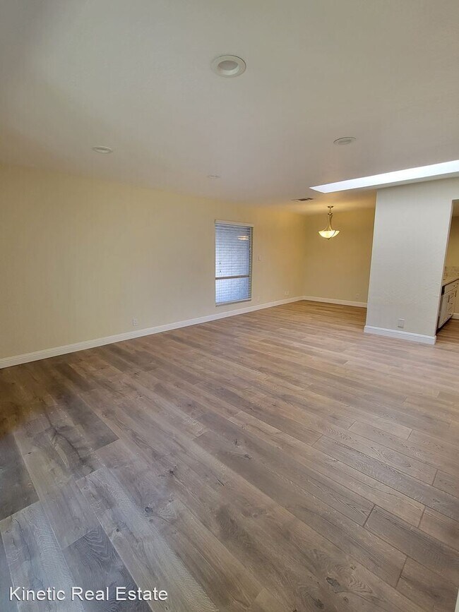 Building Photo - 2 br, 1 bath House - 1722 Sapling Ct  #A