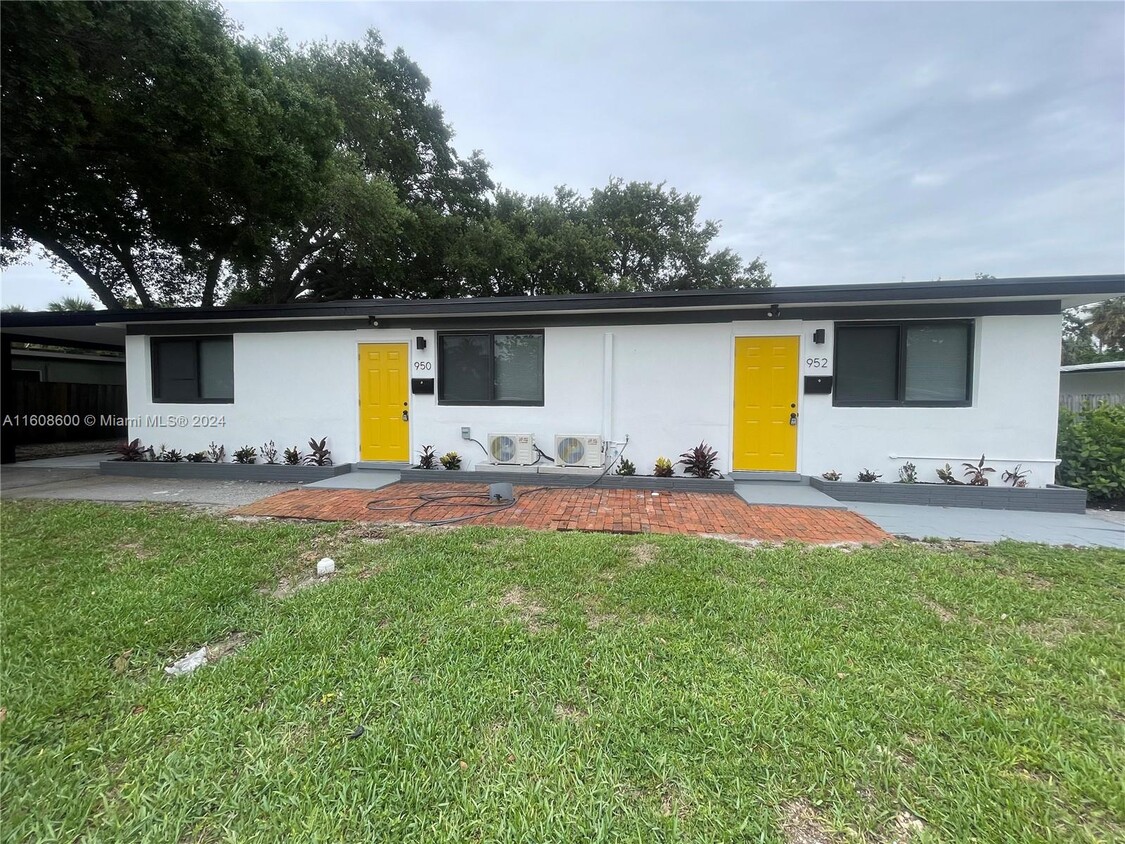 Foto principal - 950 SW 29th St