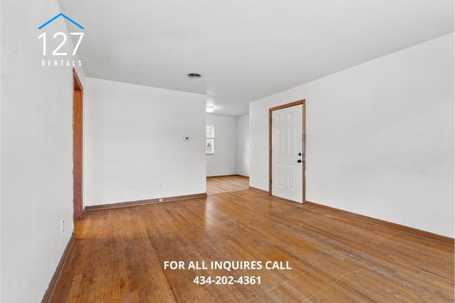 Building Photo - 2 Bedroom Apartment in Great Location