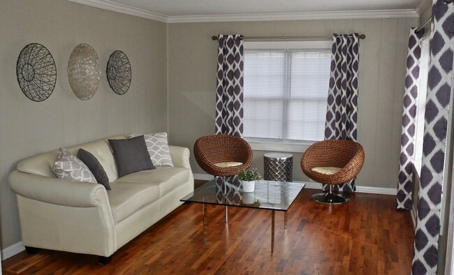 3 Bed 2 Bath House in a Peaceful Setting - 3 Bed 2 Bath House in a Peaceful Setting
