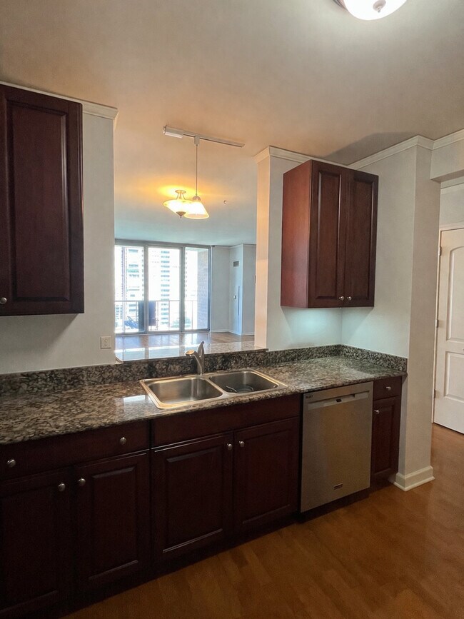 Foto del edificio - 420 E Waterside Dr