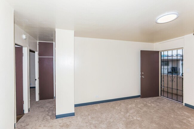 Foto del edificio - Newly renovated - 2 bedroom 1 bath with 1 parking