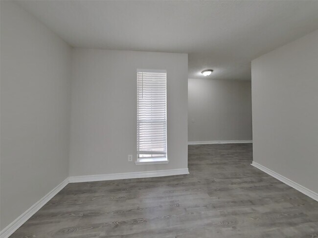 Building Photo - 5519 Bridgegate Dr