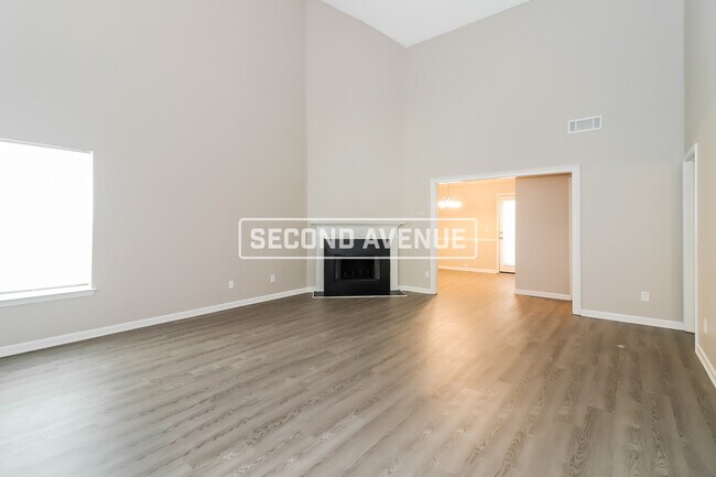Foto del edificio - 5012 Serenity Point Ln