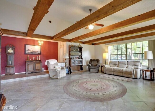 Building Photo - 3 br, 2 bath House - 850 Lake Elbert Park NE