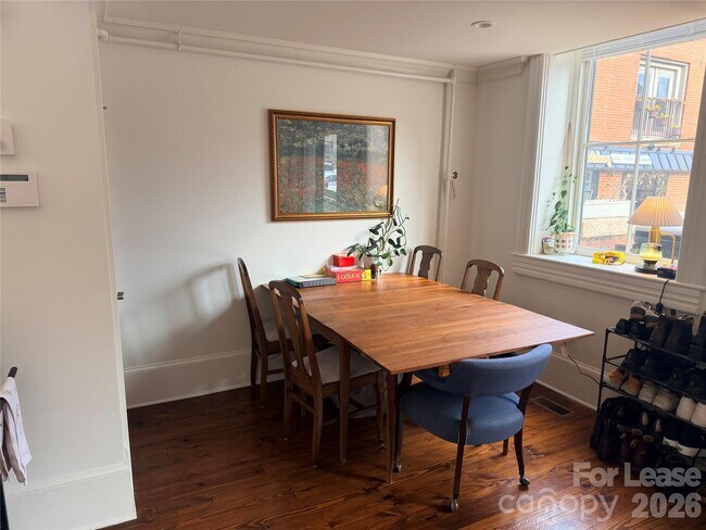 Foto del edificio - 113 N Main St