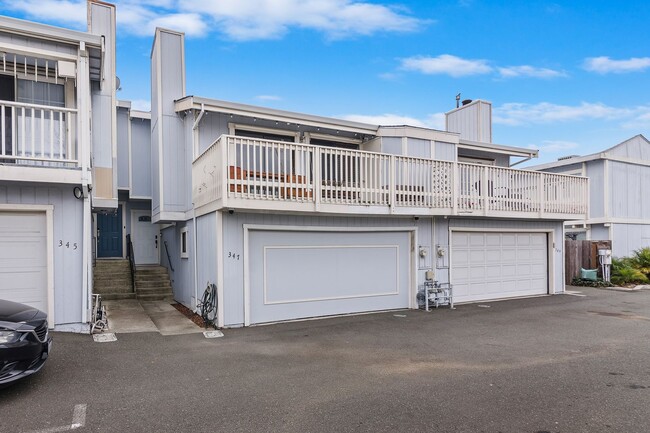 Building Photo - Amazing Condo in Quiet Benicia!