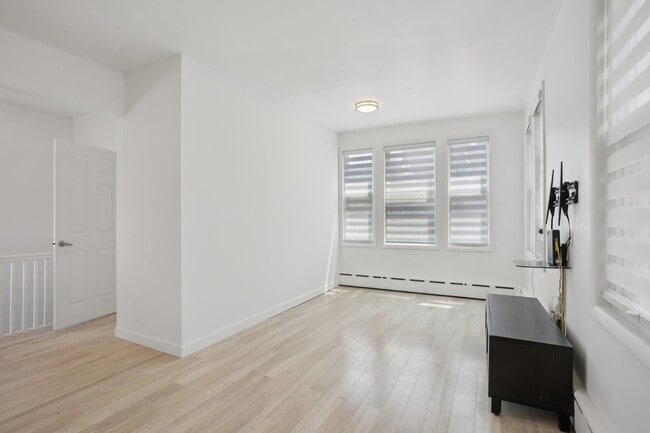 Building Photo - 9021 Smith Ave