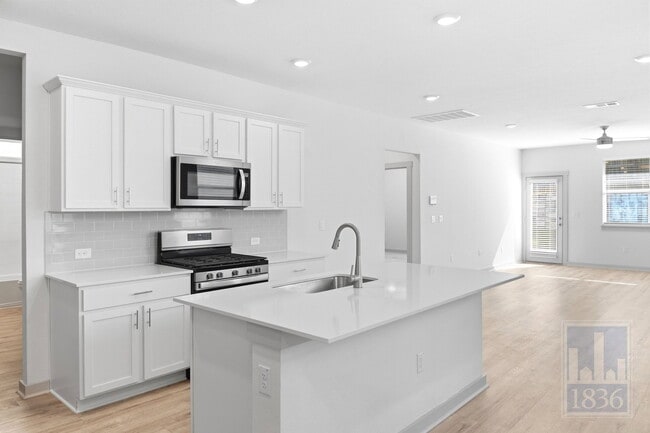 Building Photo - 8129 Linnie Ln