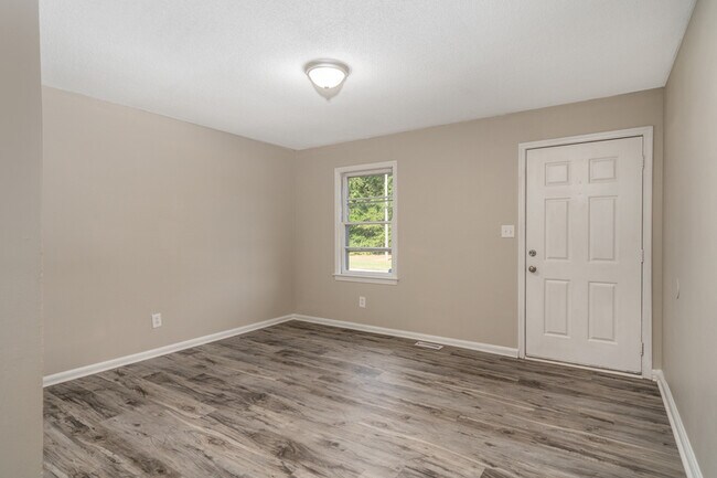 Building Photo - 651 Kingston Ave