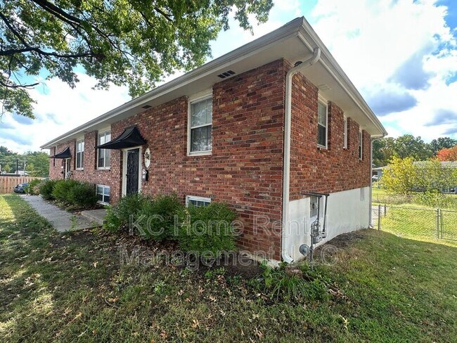 Foto del edificio - 710 NW Mock Ave