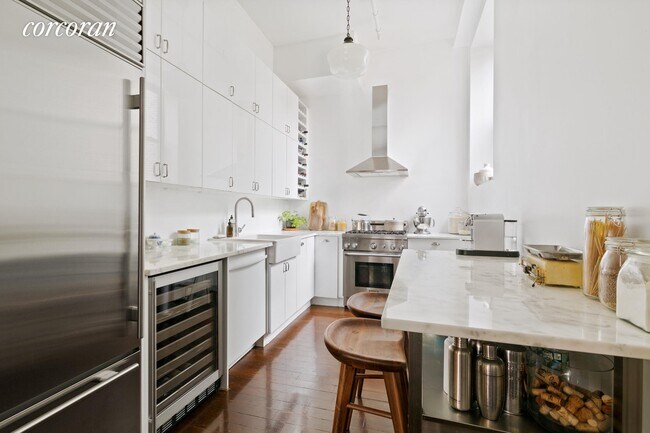 Foto del edificio - 705 Driggs Ave