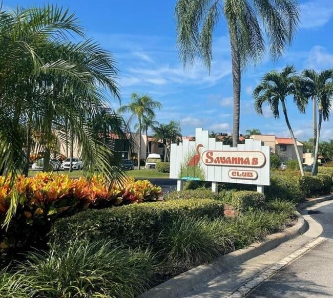 Building Photo - 1971 NE Collins Cir