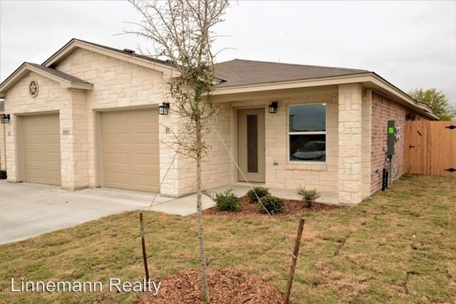 Primary Photo - 3 br, 2 bath House - 104 B Lowes Blvd.
