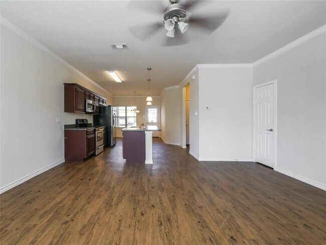 Building Photo - 5505 Dolores Pl