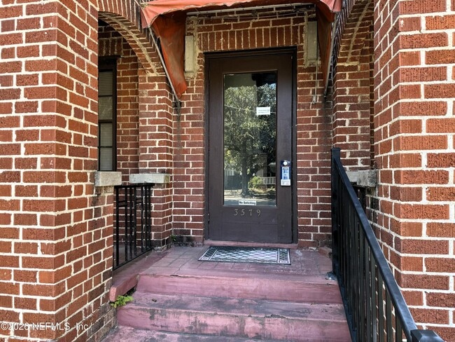 Foto del edificio - 3579 Herschel St