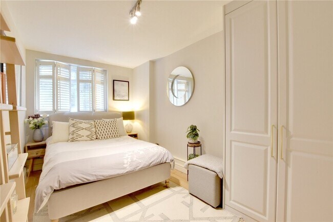 Foto del edificio - 450 Dollar Ave