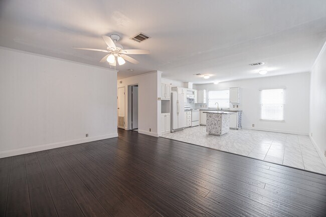 Building Photo - 11738 Greencanyon Dr
